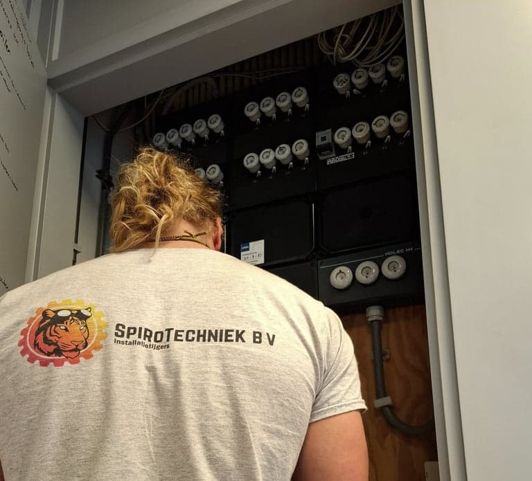 Nieuwe groepenkast installatie